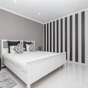 House 4 Moderno Apartamento