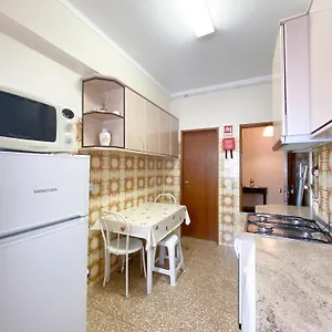 Near The Beaches #1922 Apartamento